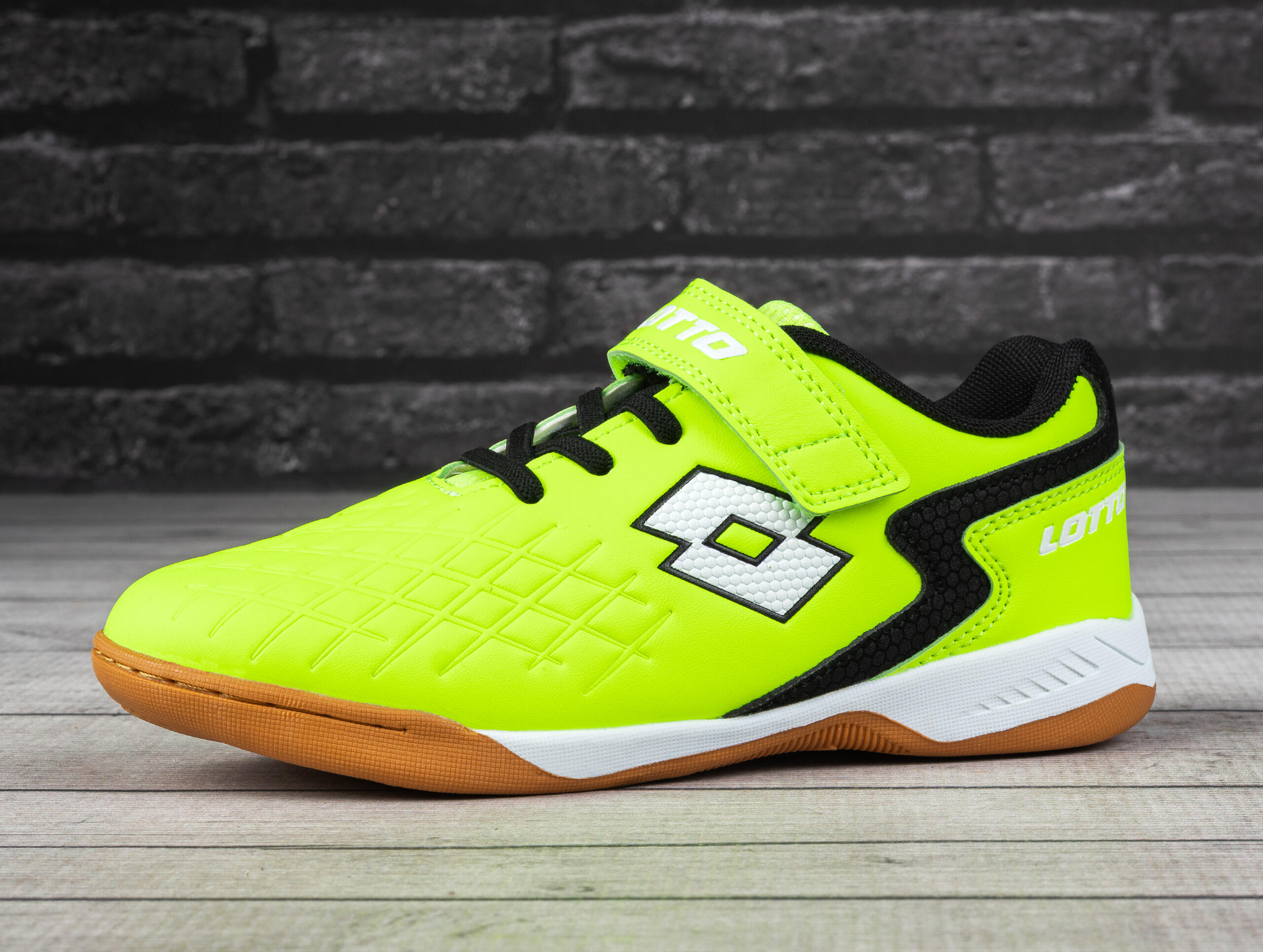 Scarpe bambini Lotto, per uso quotidiano e allenamenti indoor. 3/7