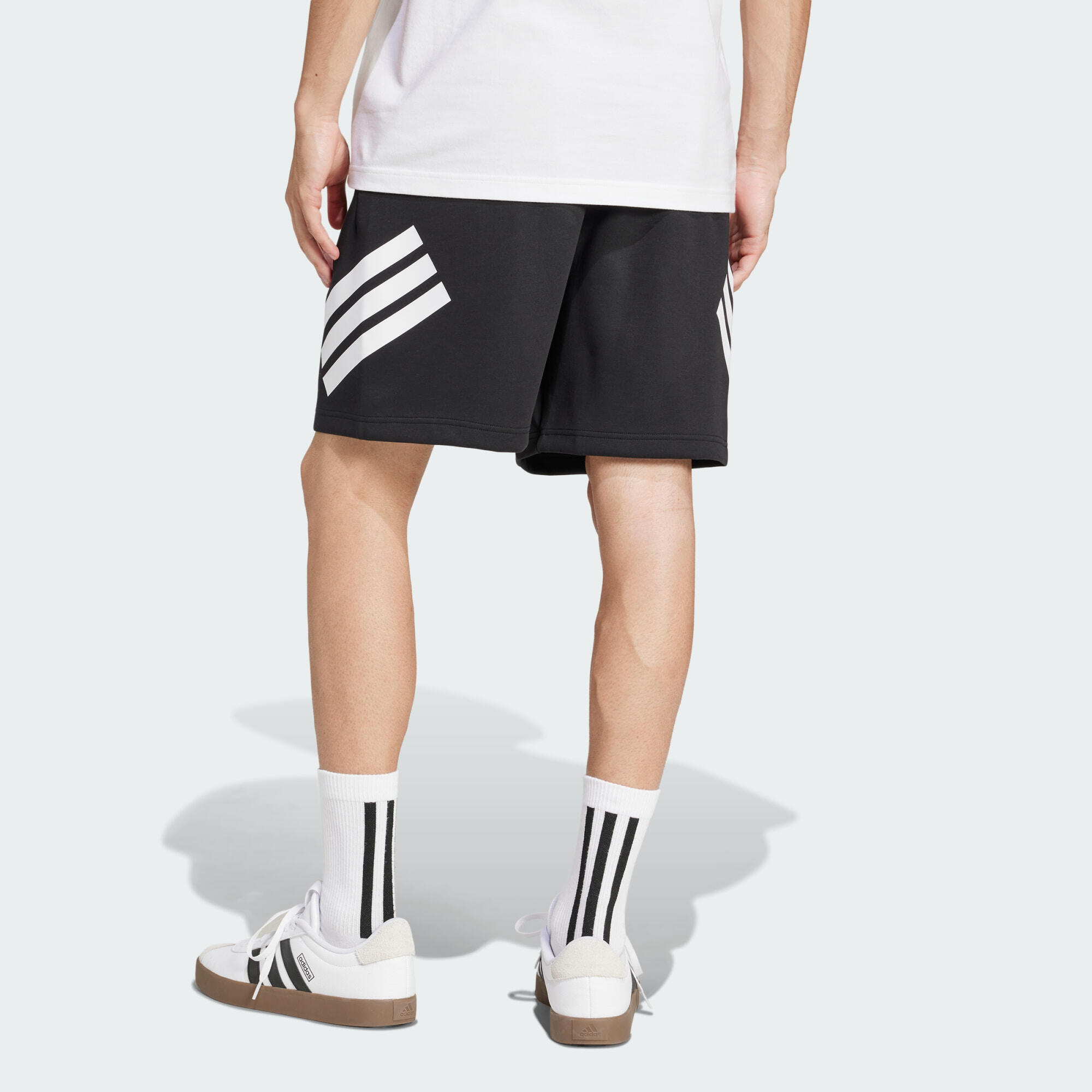 Future Icons 3-Streifen Shorts 3/6