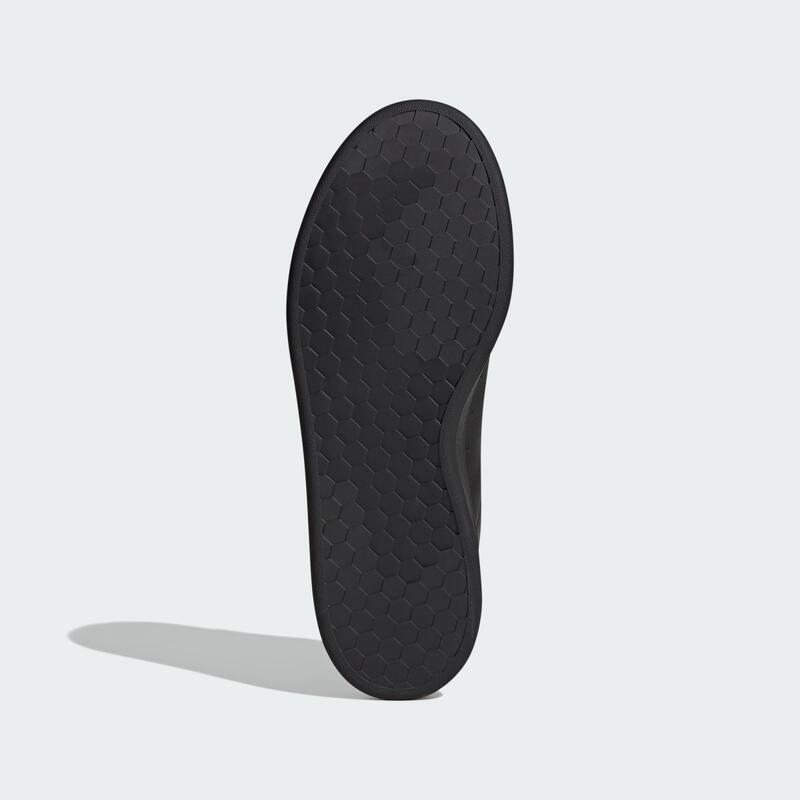 Buty Court