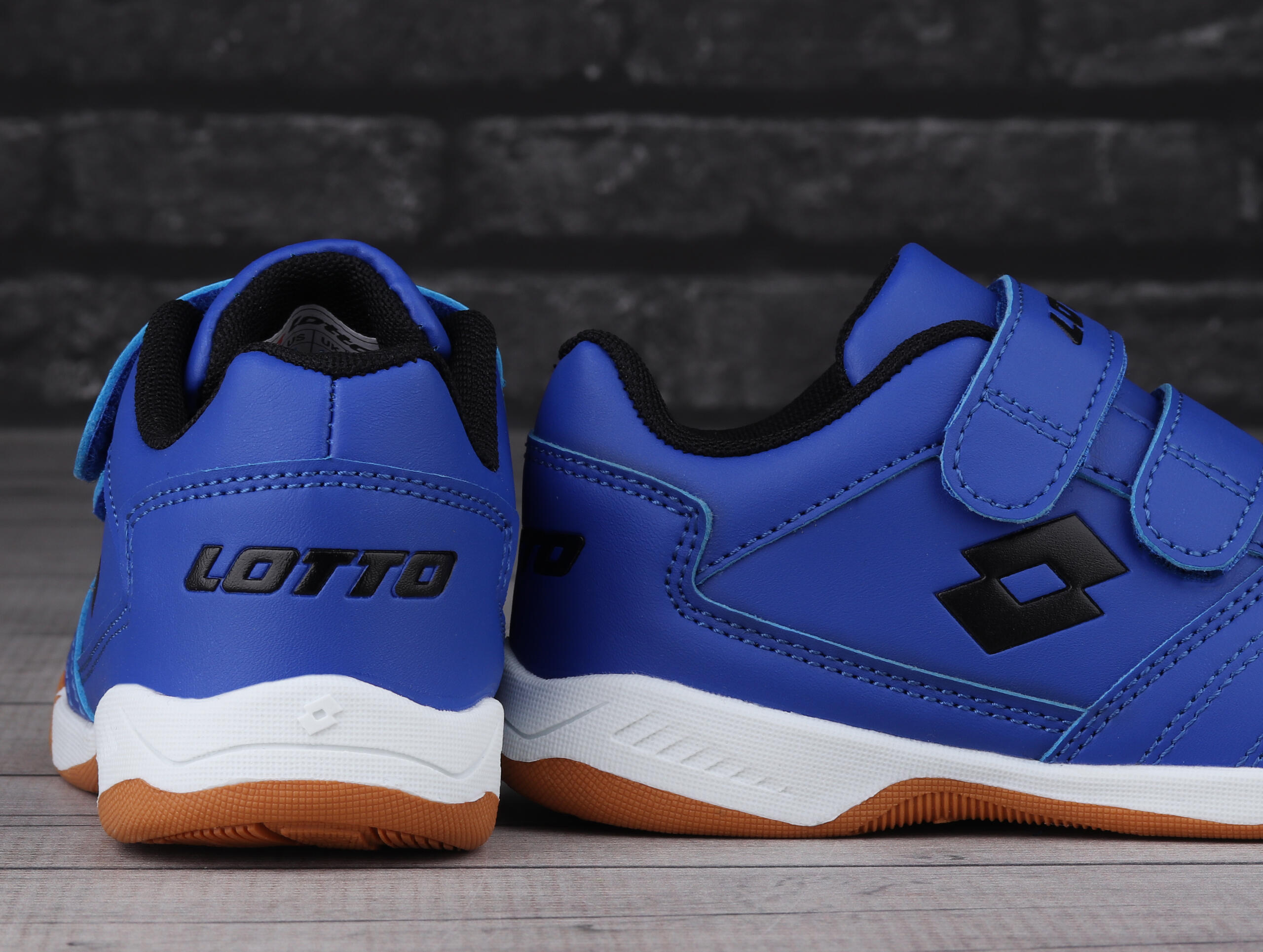 Zapatos de fútbol Lotto azul con velcro para niños 6/7