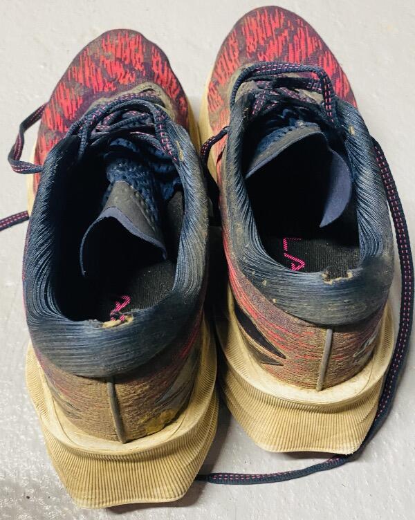 Entre Particuliers - Baskets Asics Novablast 2/5
