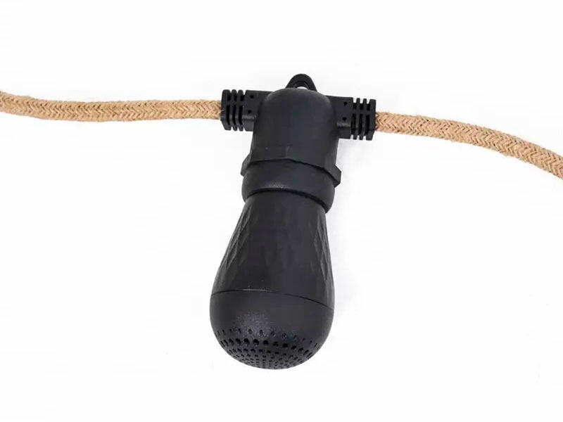 Cordão de luzes e altifalantes para campismo 4/7