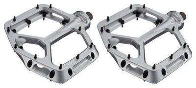 Atlas silver race face flat pedal pair