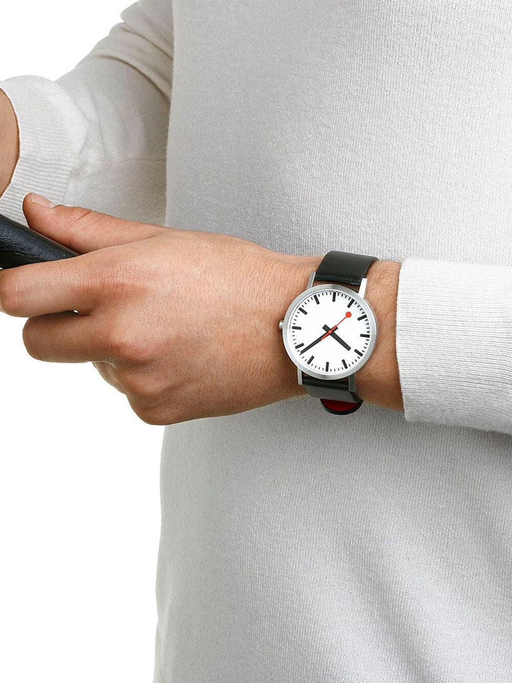 Mondaine A660.30360.16OMV, Quartz, 40mm, 3ATM 4/4
