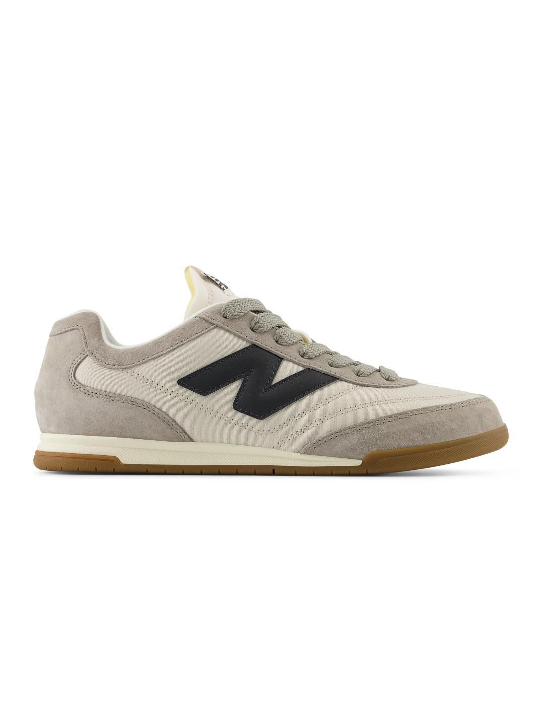 NEW BALANCE picture
