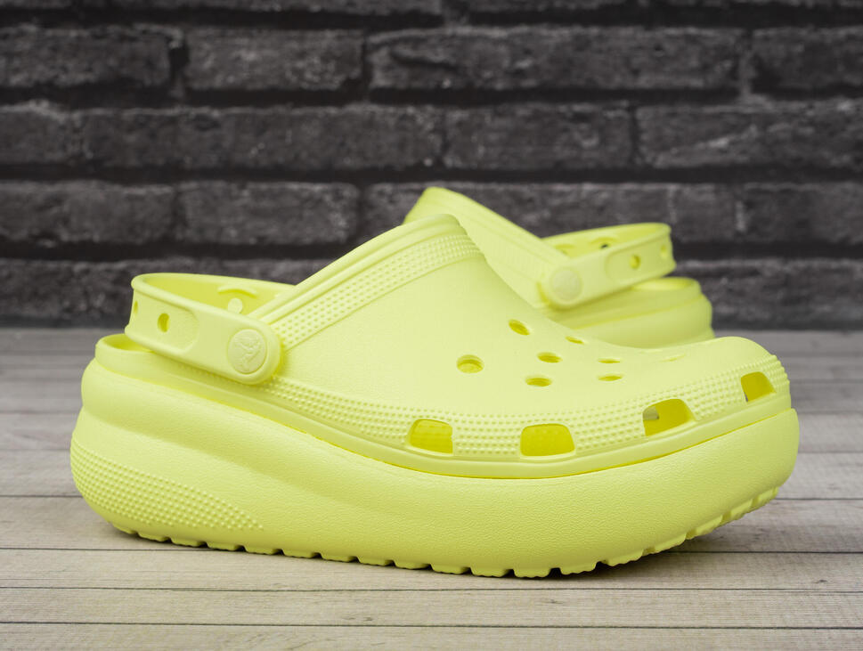 Klapki damskie sportowe na platformie Crocs CLASSIC