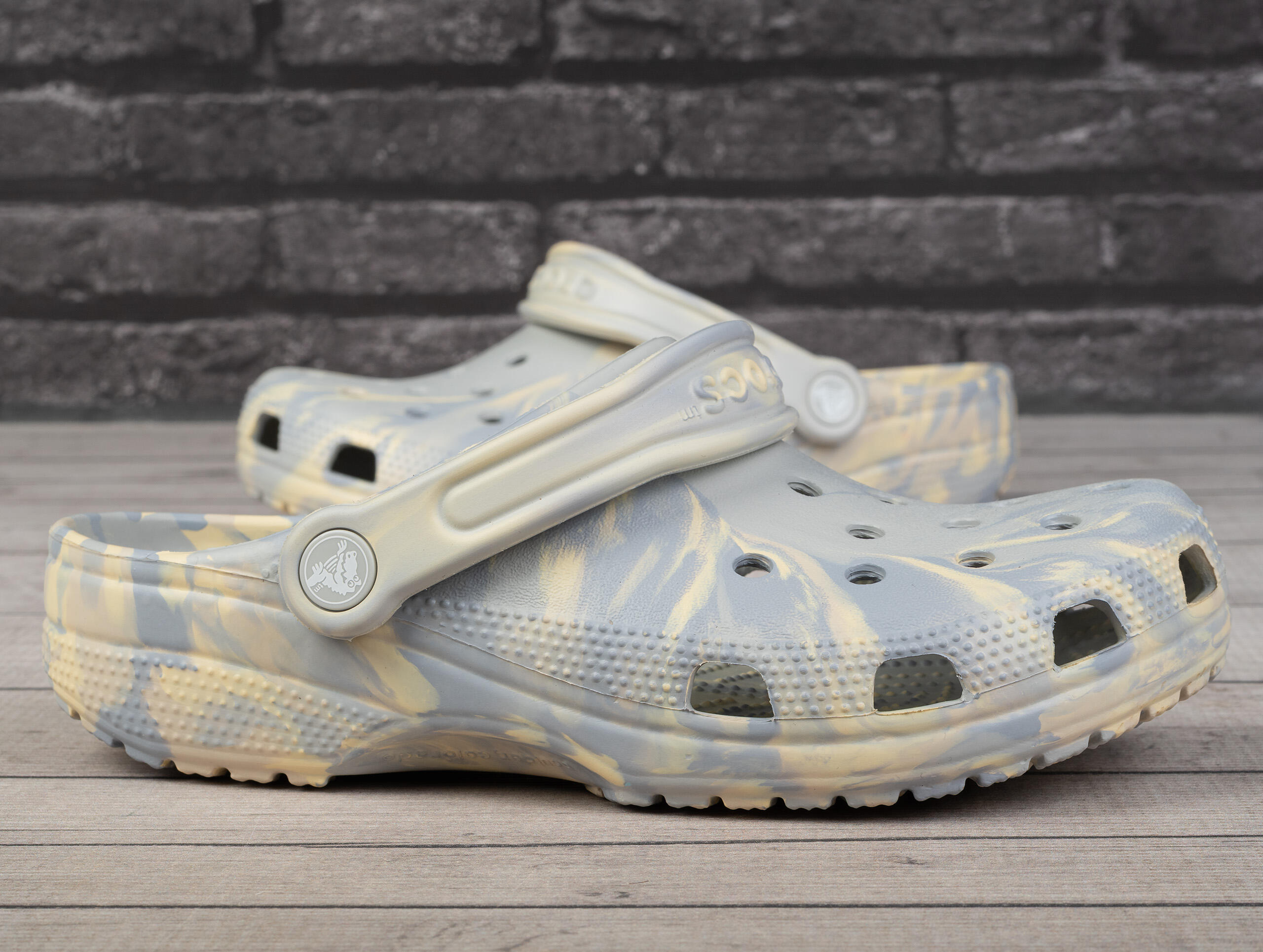 Klapki dziecięce sportowe Crocs CLASSIC MARBLED CLOG 2/6