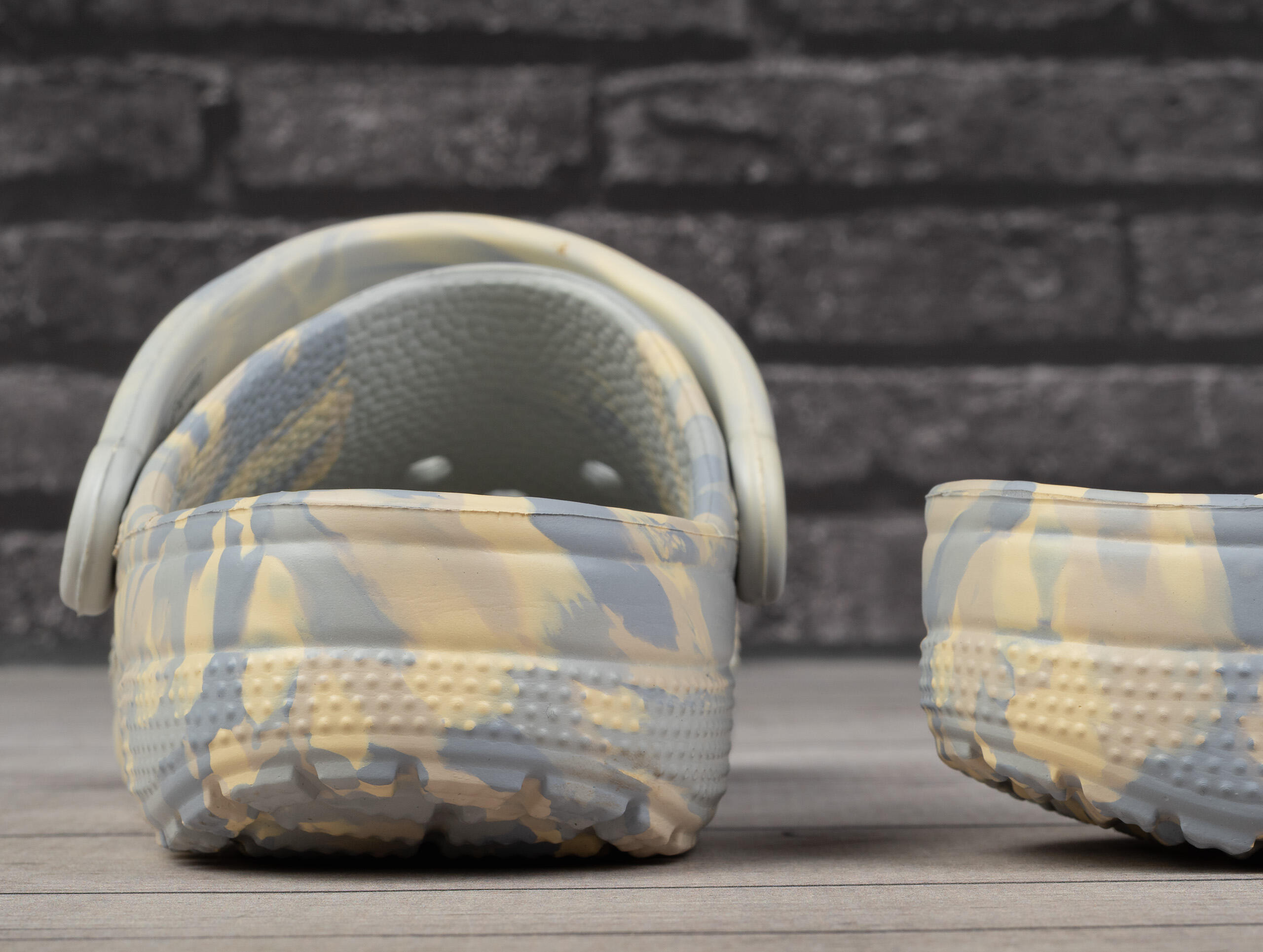 Klapki dziecięce sportowe Crocs CLASSIC MARBLED CLOG 4/6