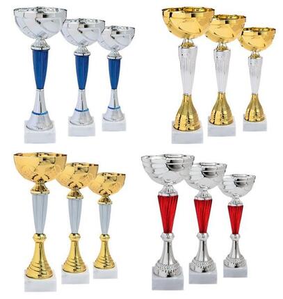 Lot de 12 coupes Trophées des vainqueurs
