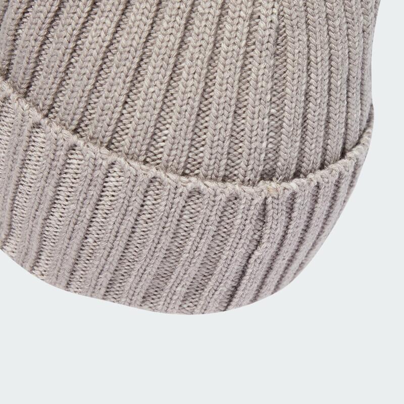 Czapka typu beanie z melanżowym wykończeniem