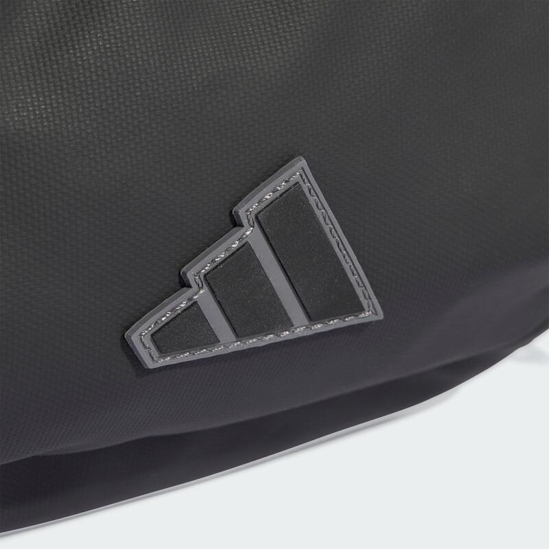Borsetă adidas ultramodernă