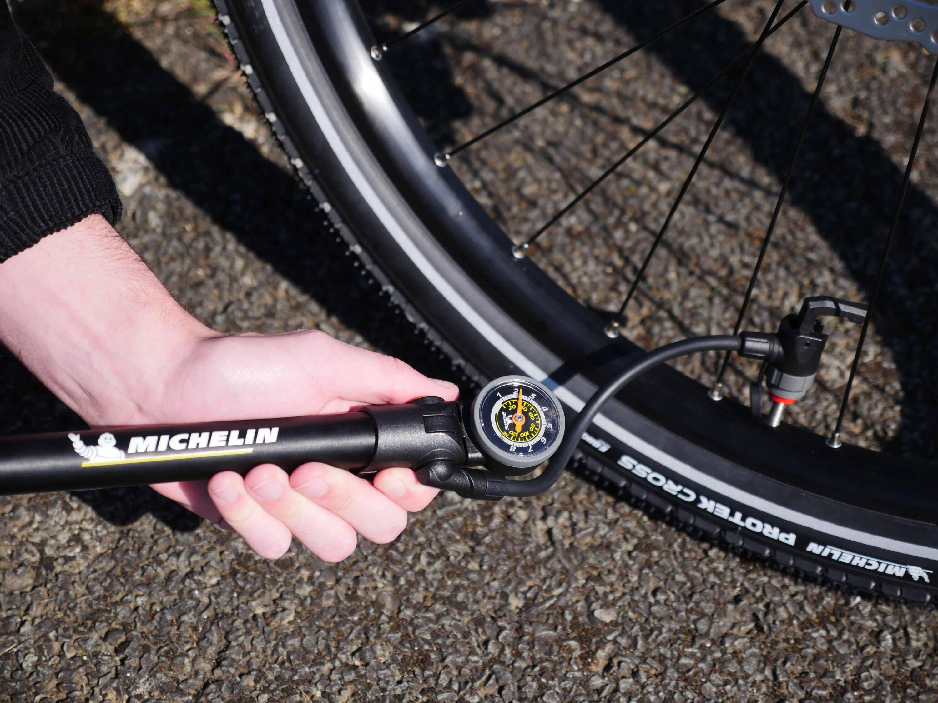 AIR TECH PRO – Umwandelbare Mini-Aluminium-Fahrradpumpe 6/7