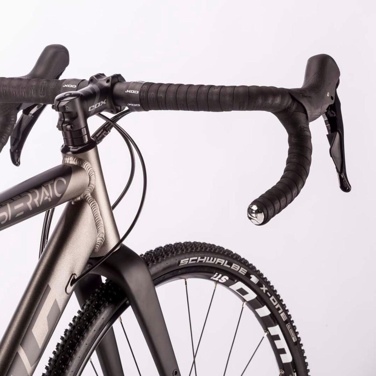 28" Vélo Gravel homme STERRATO 9.0 fourche en carbone UD 1 x 11 vitesses Shimano 2/4