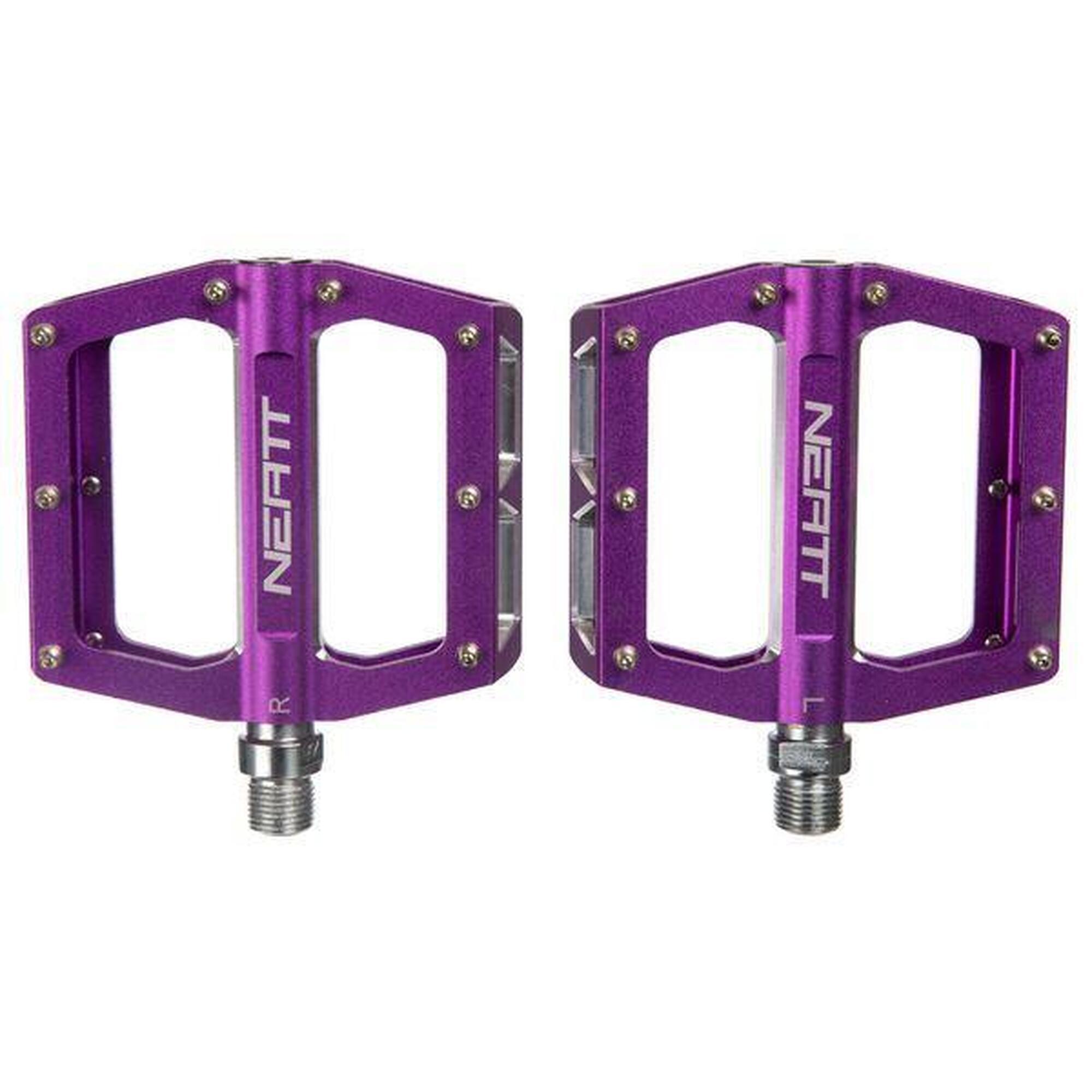 Paire de Pédales Plates Neatt Attack V2 8 Picots Violet      4300€ 4499€ -4%    * La vente débute le 03/07/2025    NEATT Paire de Pédales Plates Neatt Attack V2 8 Picots VioletVendu exclusivement en ligne   
