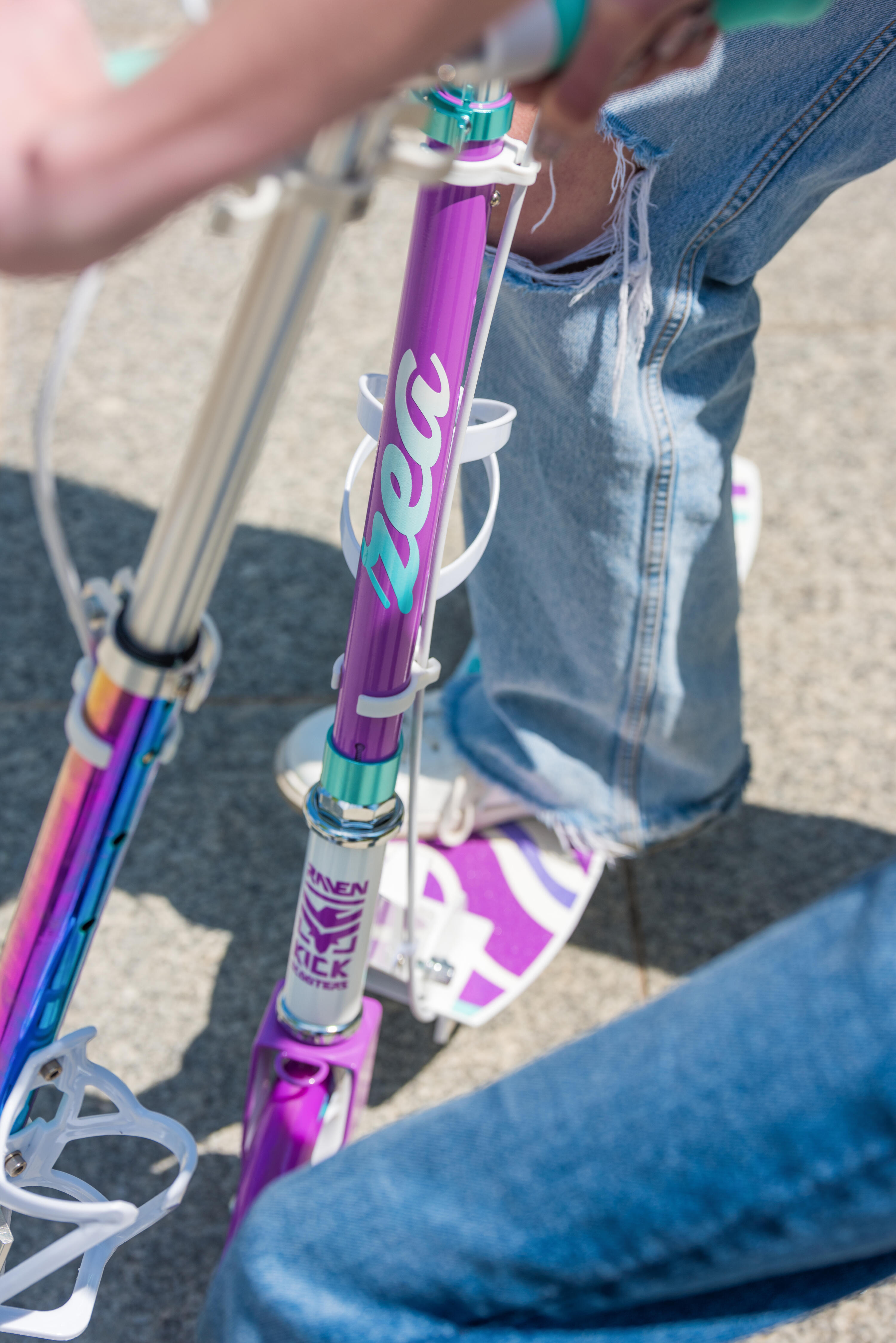 Trottinette pliante Zea Violet/Blanc avec frein 200mm Raven 3/7