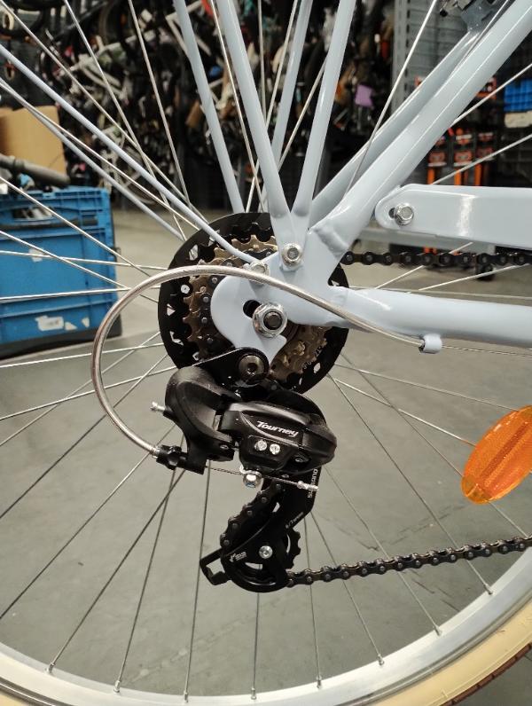Tussen Particulieren - Lichtblauwe Boulevadd stadsfiets 4/5