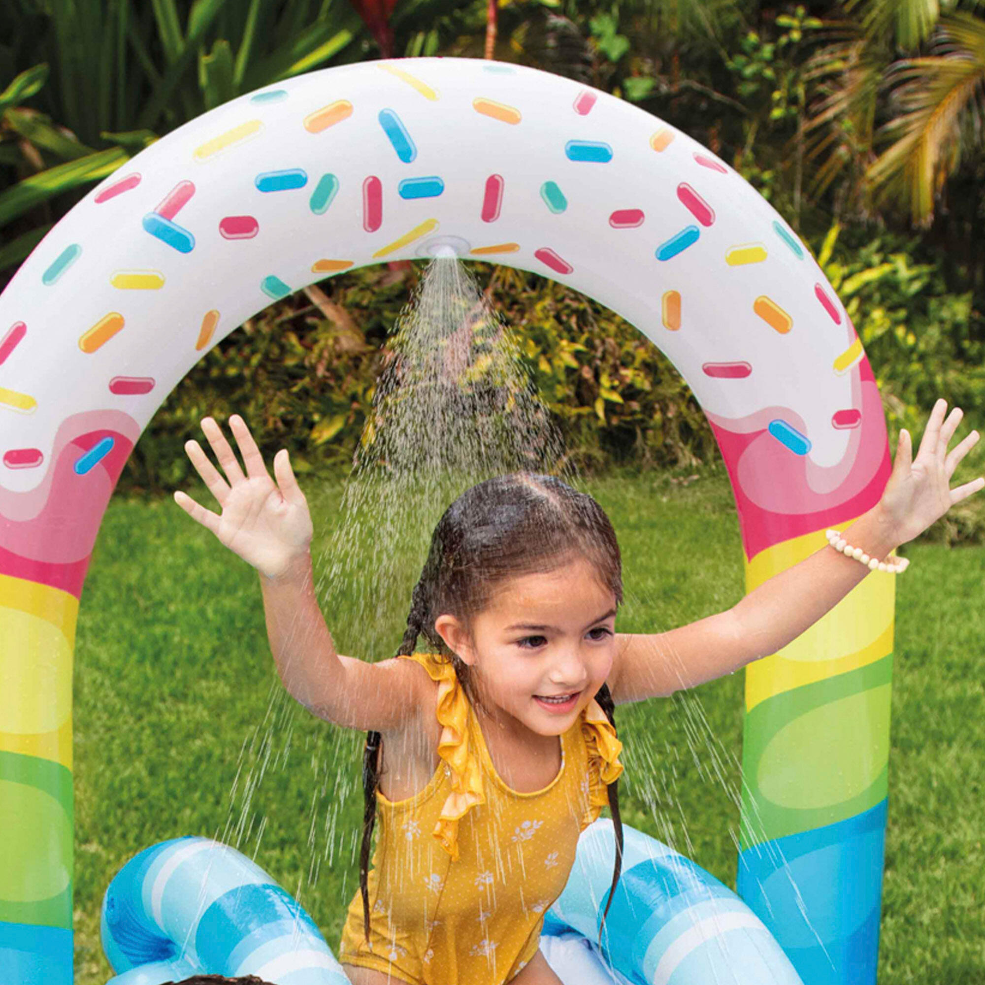 Centro de juegos hinchable agua Candy c/difusor, tobogán y juegos de bolas INTEX 5/7