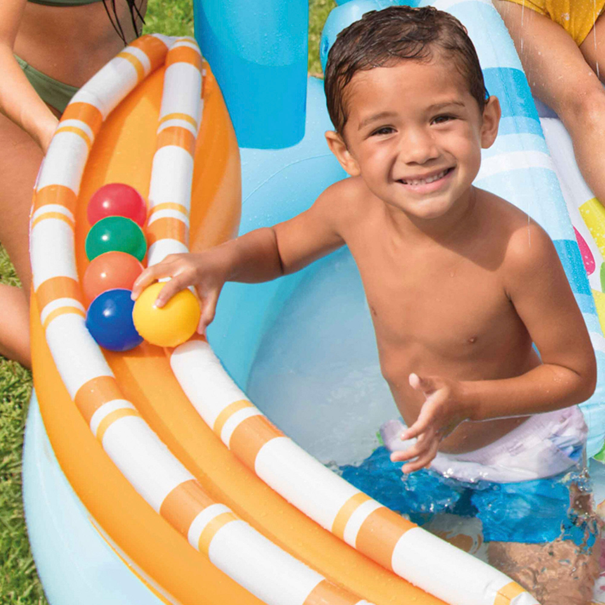 Centro de juegos hinchable agua Candy c/difusor, tobogán y juegos de bolas INTEX 6/7