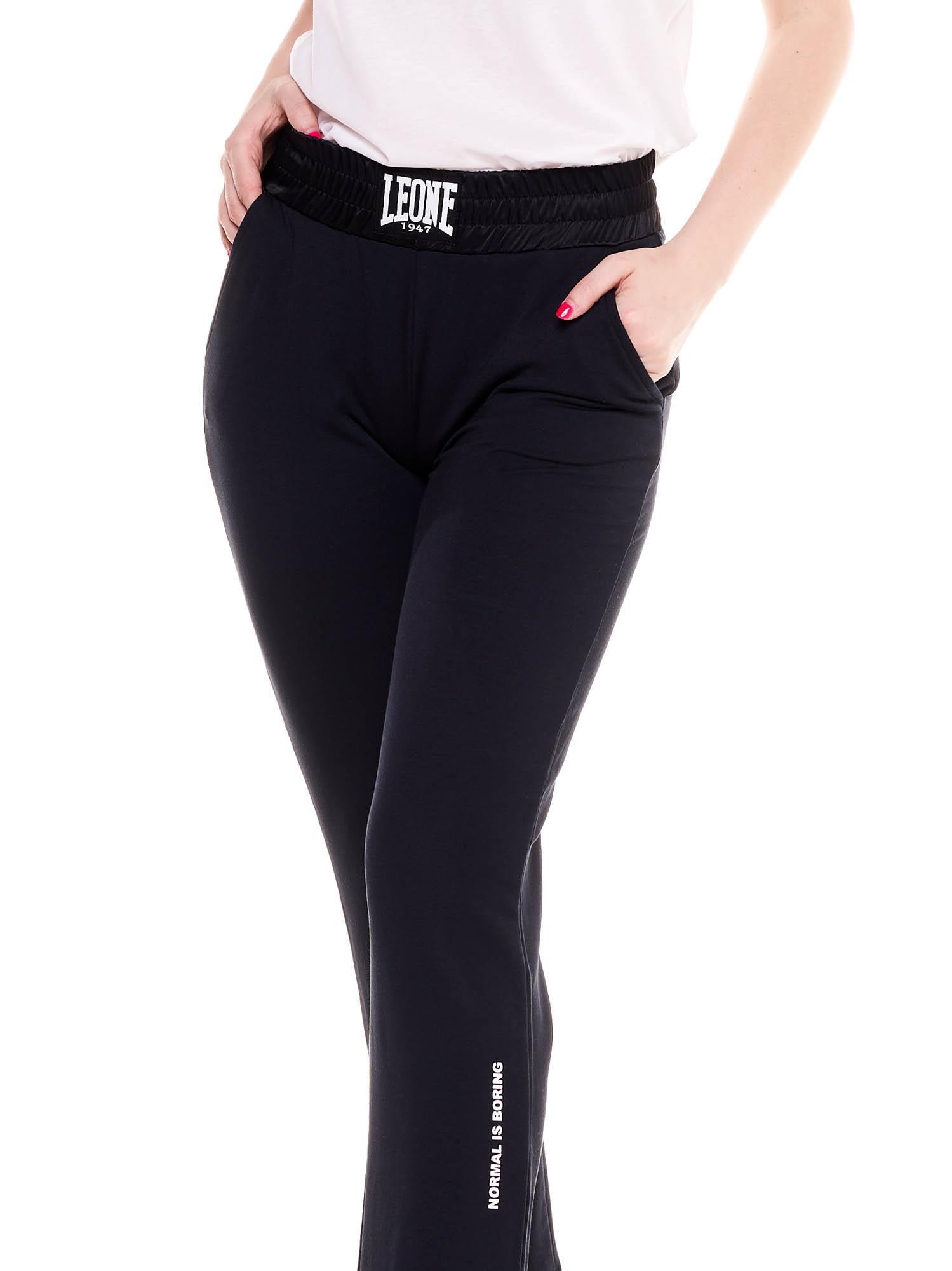 Pantalón de mujer blanco y negro. 5/7