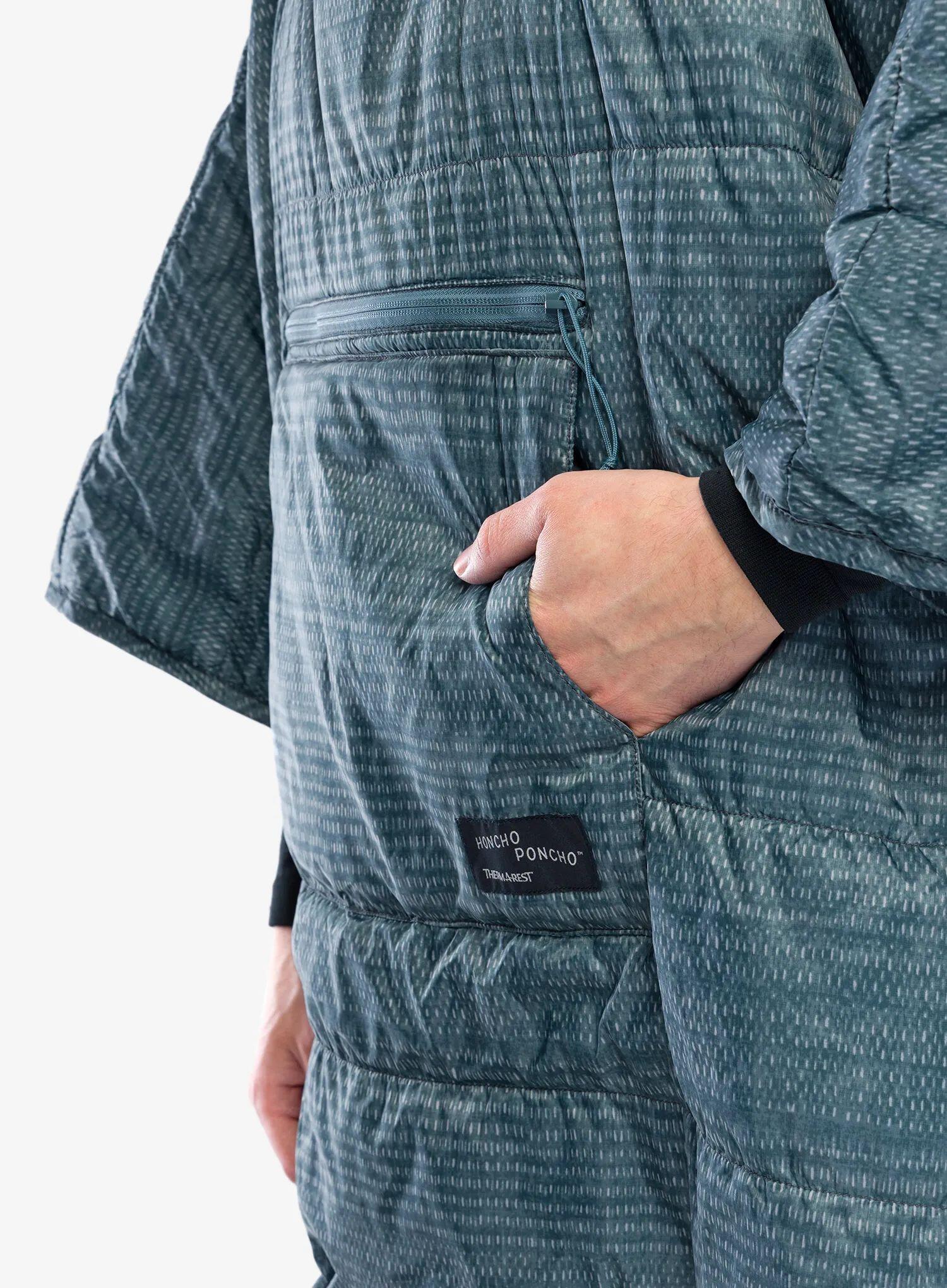 tragbare Decke Honcho Poncho bluewoven print 3/7