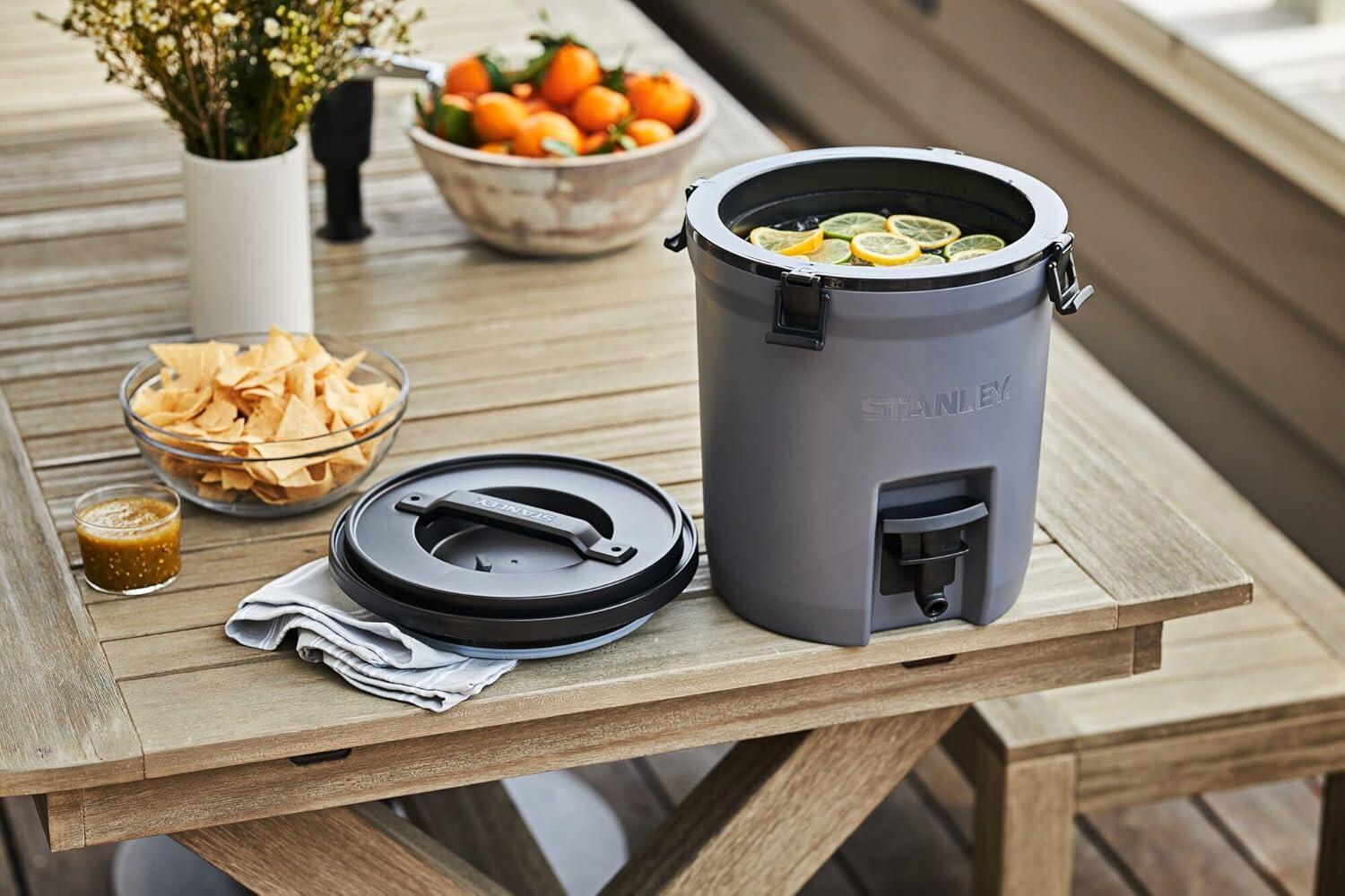 Stanley Fast-Flow Water Jug 7.5L Water Bottle - Rose Quartz