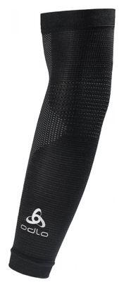 Ein Paar Odlo Aeolus Ceramiwarm Armlinge Schwarz Unisex