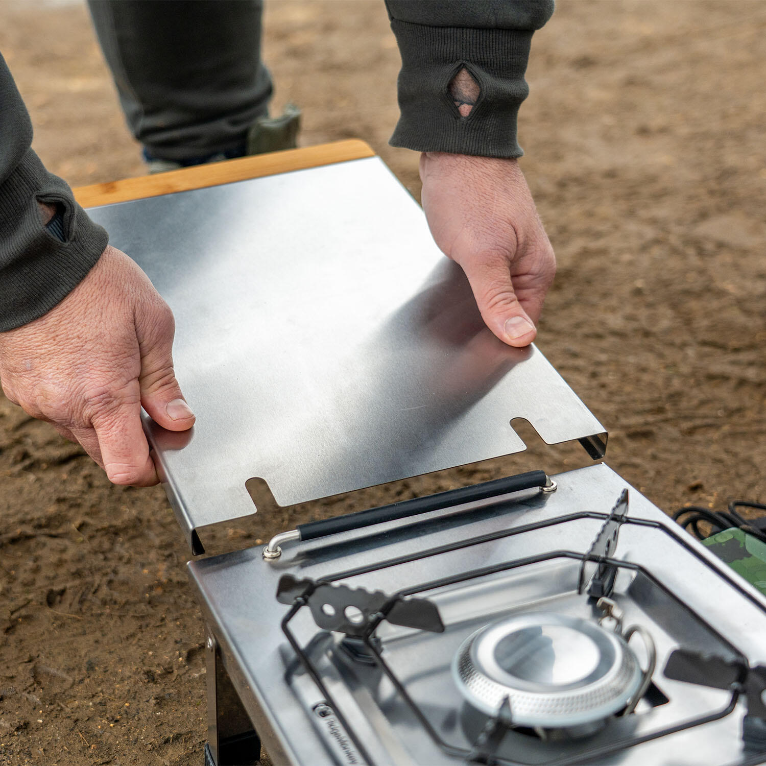 RidgeMonkey Grilla CookStation Double Hob – Portable Dual-Burner Camping Stove 4/7