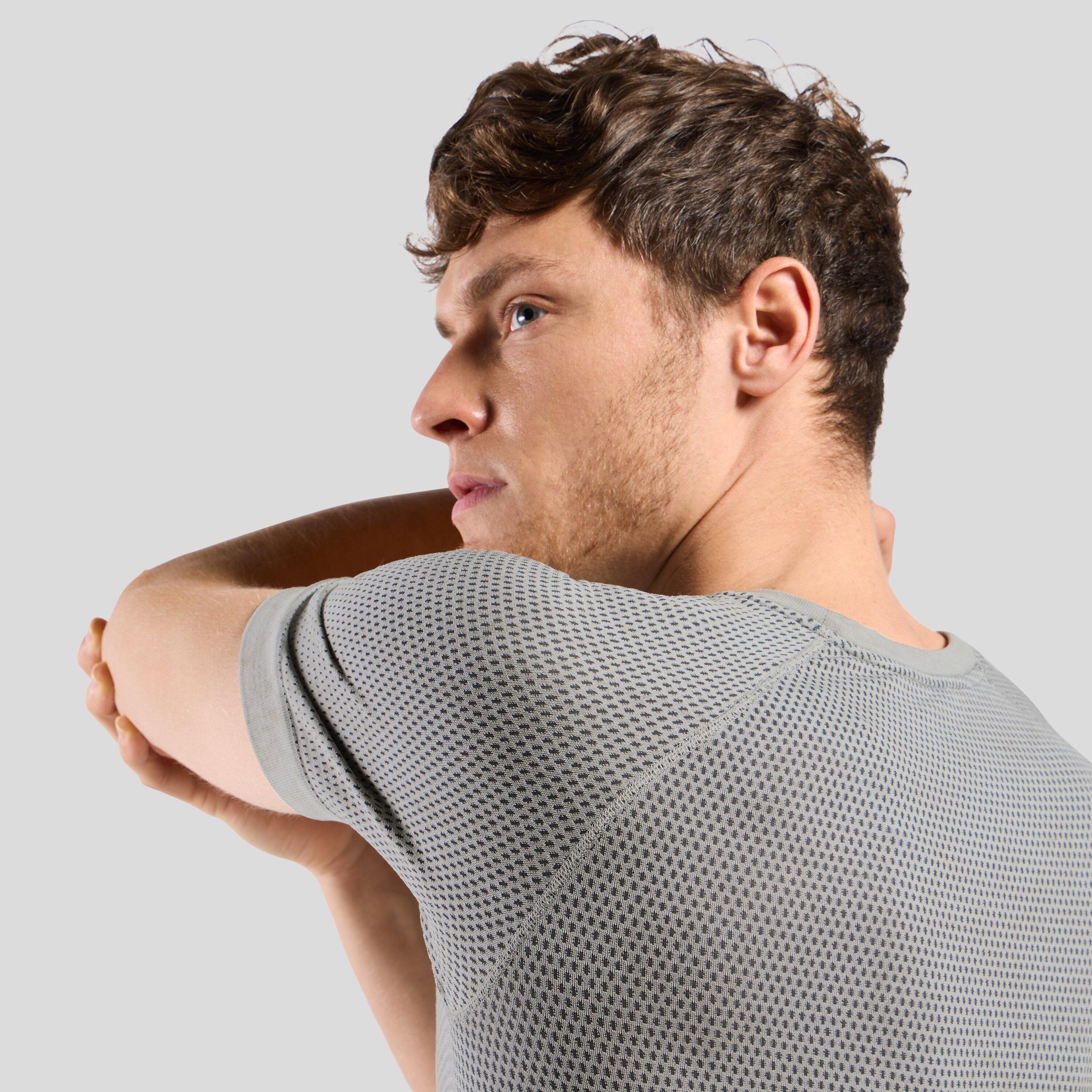 Performance Light rain-dye base layer met korte mouwen ODLO 3/6