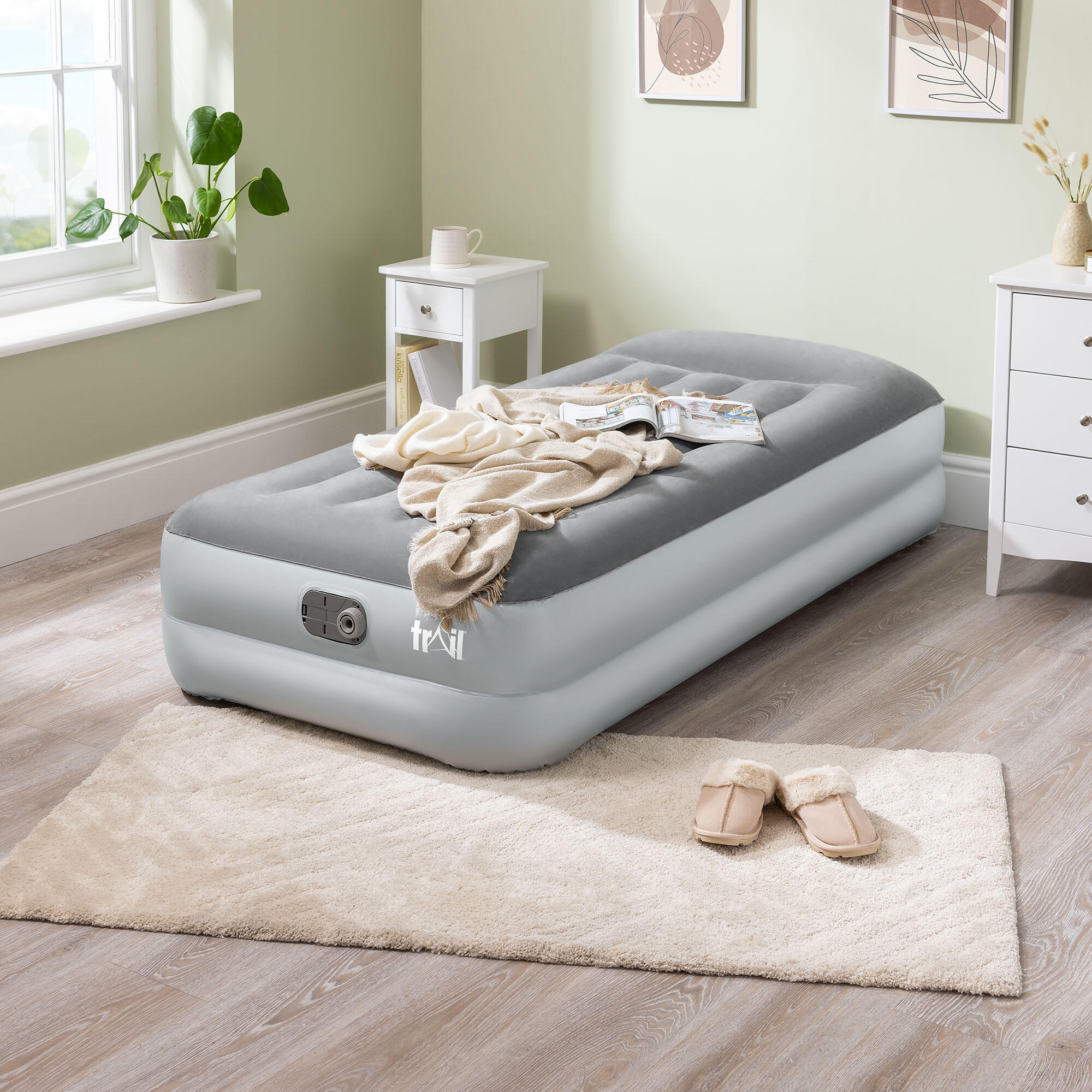 Air Bed with Built In Electric Pump Deluxe Inflatable Airbed Mattress Campervan 2/7