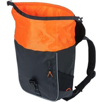 Basil Fahrradrucksack Miles Tarpaulin schwarz/orange, 31x17x44cm, 17ltr 5/7