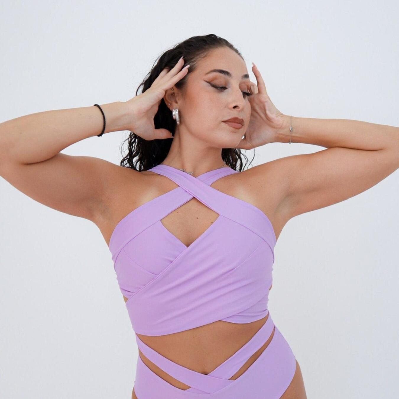 FANNA X TOP – VERSTELLBARE PASSFORM UND SOMMERLICHE FARBEN