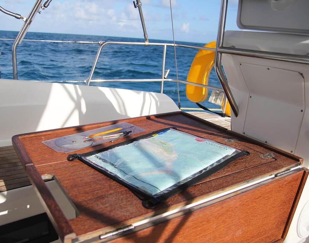 Waterproof Map Holder Case Medium 4/7