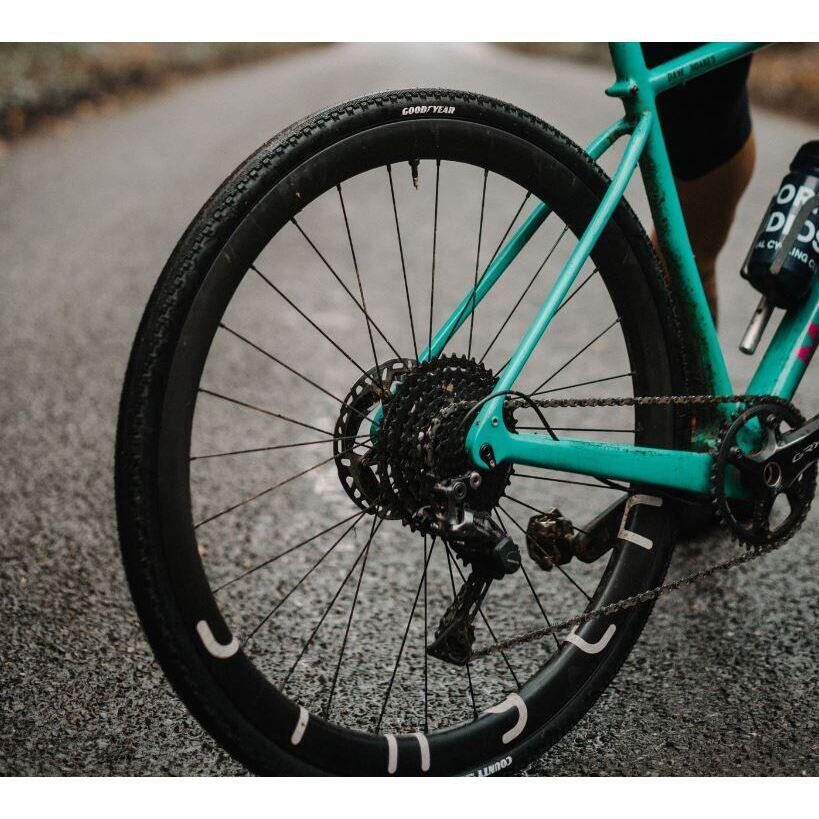 Opona Goodyear County Ultimate Tubeless complete
