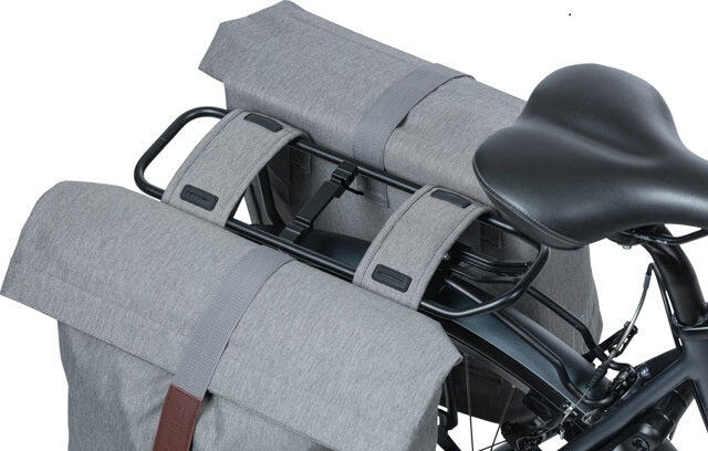 Reflecterende tassen met klittenband Basil city 28-32L 7/7