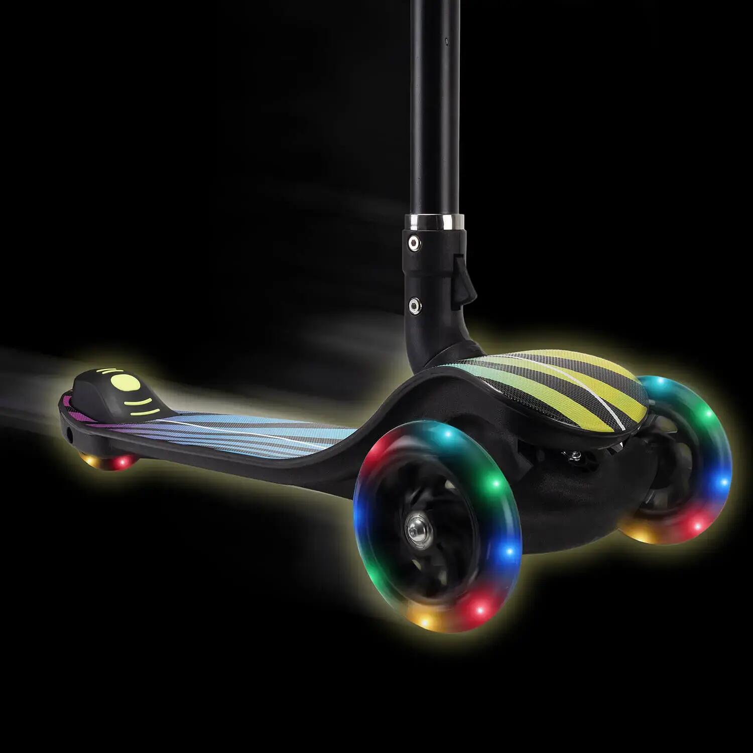 Trotineta pliabila Fantasy cu roti luminoase, multicolor 7/7