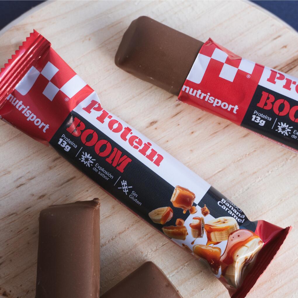 Barrita Protein Boom! - 49g Plátano y Trozos de Caramelo Salado Nutrisport 2/4