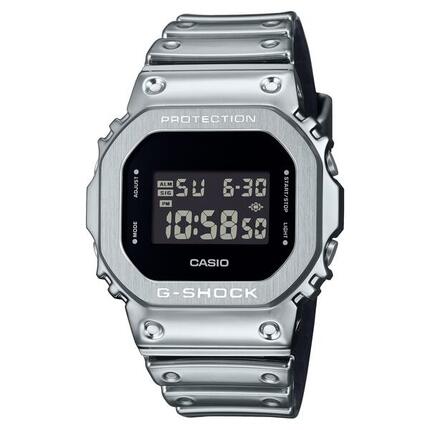 Casio Digitaal Horloge Zilverkleurig/Zwart GM-5600YM-8ER