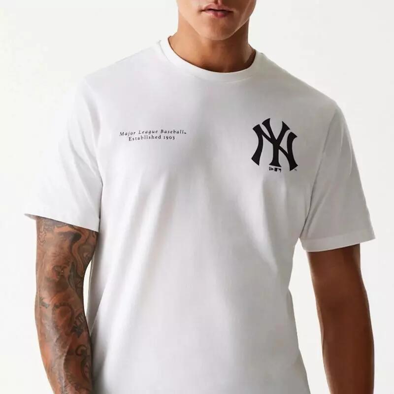 T-shirt MLB New York Yankees New Era Arch Graphic blanc 3/4