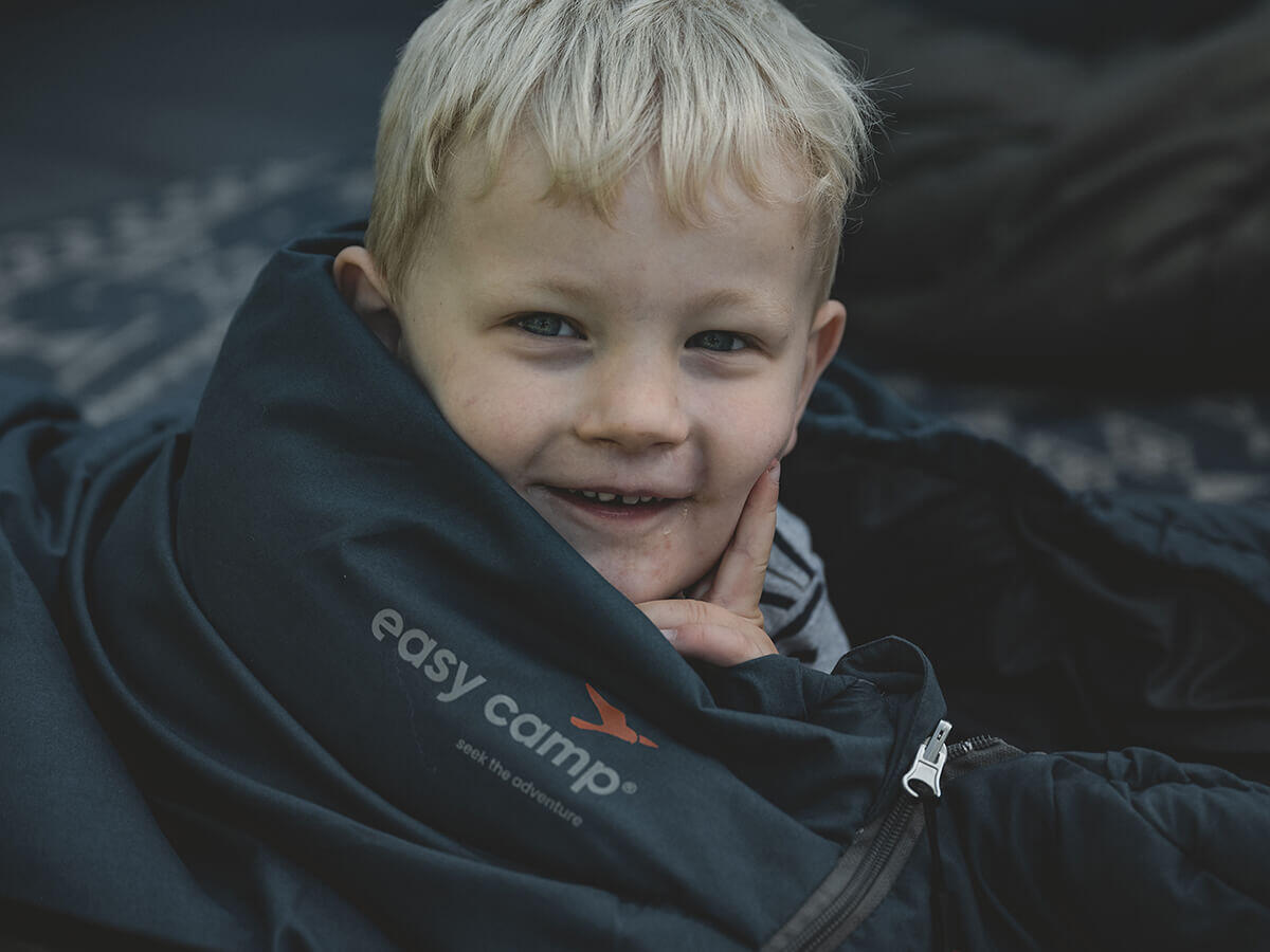 Easy Camp Raven Square Junior - sacco a pelo junior. 3/5