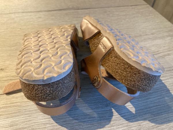 Entre Particuliers - sandales rose metal birkenstock 3/4