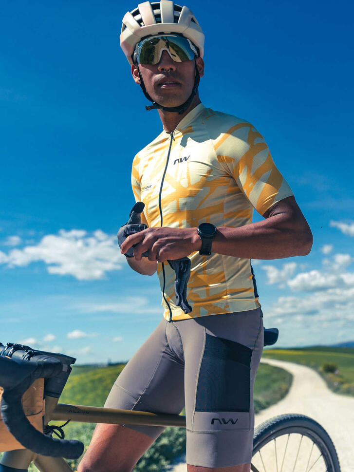Spodenki rowerowe gravel NORTHWAVE Fast Rock bibshort UPF50 beżowy