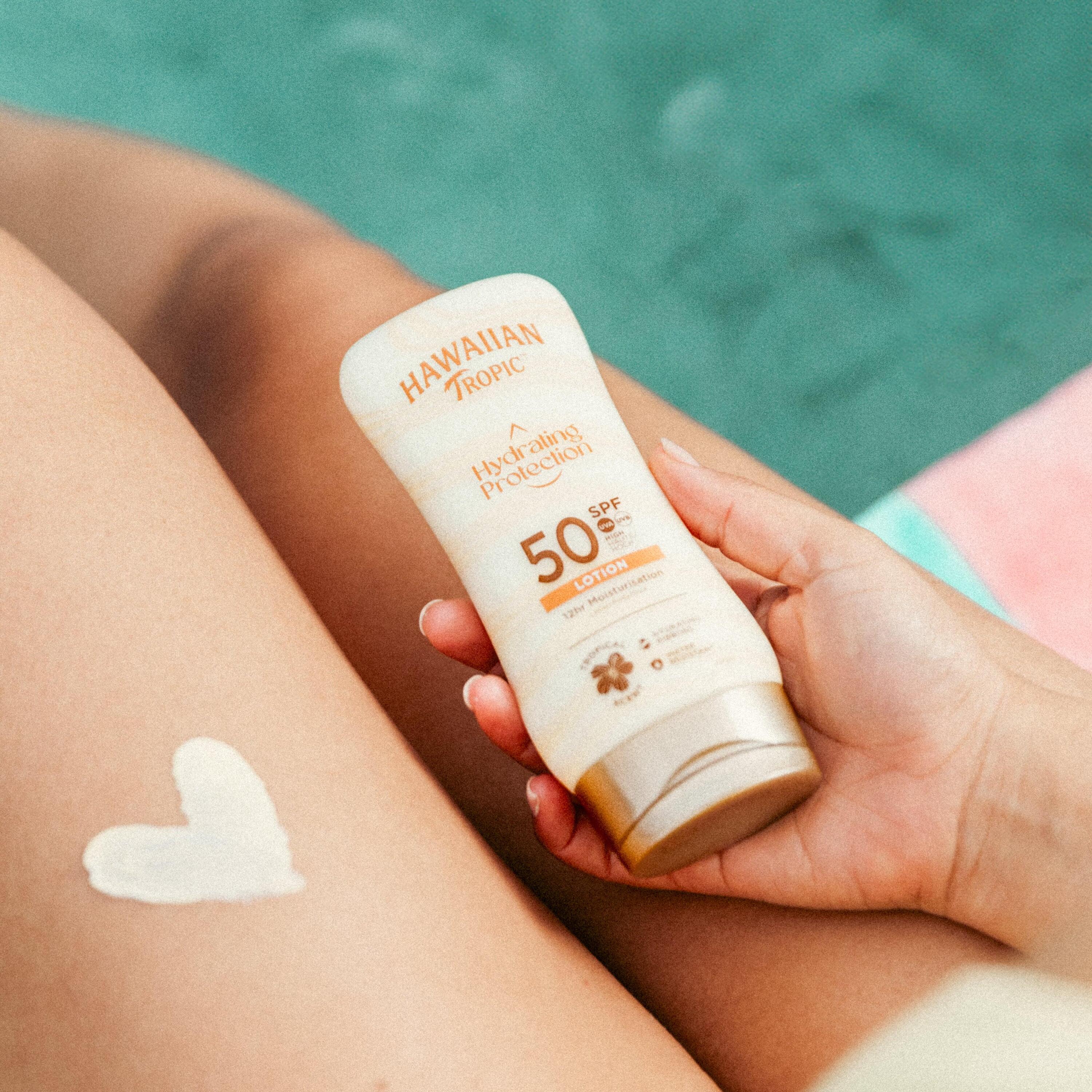 Loción Solar Hawaiian Hydrating Protection Spf 50 2/4