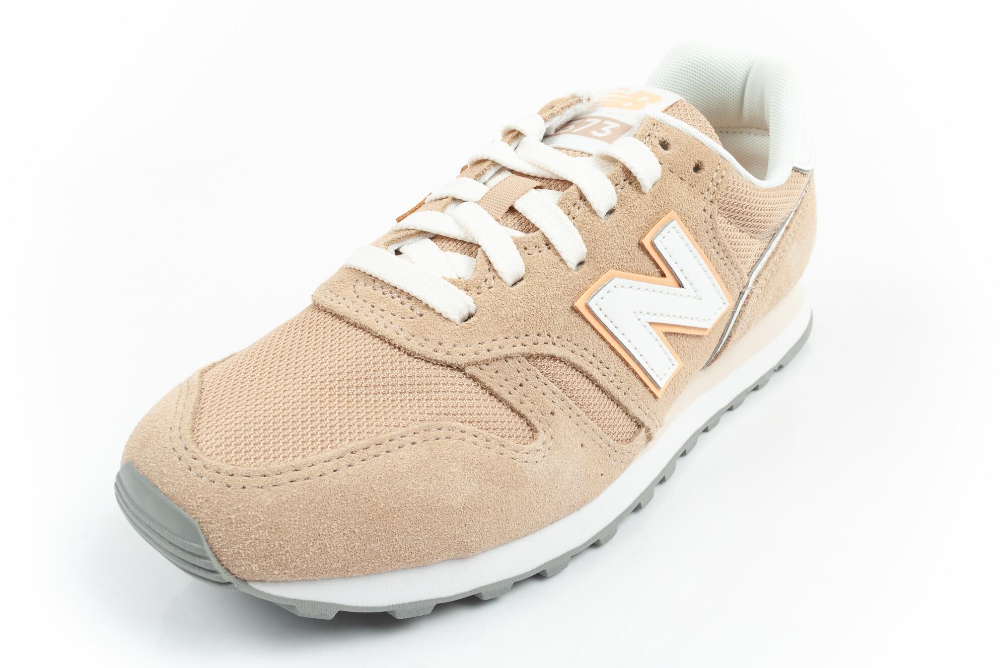 Lehké a pohodlné dámské sportovní tenisky New Balance 3/7