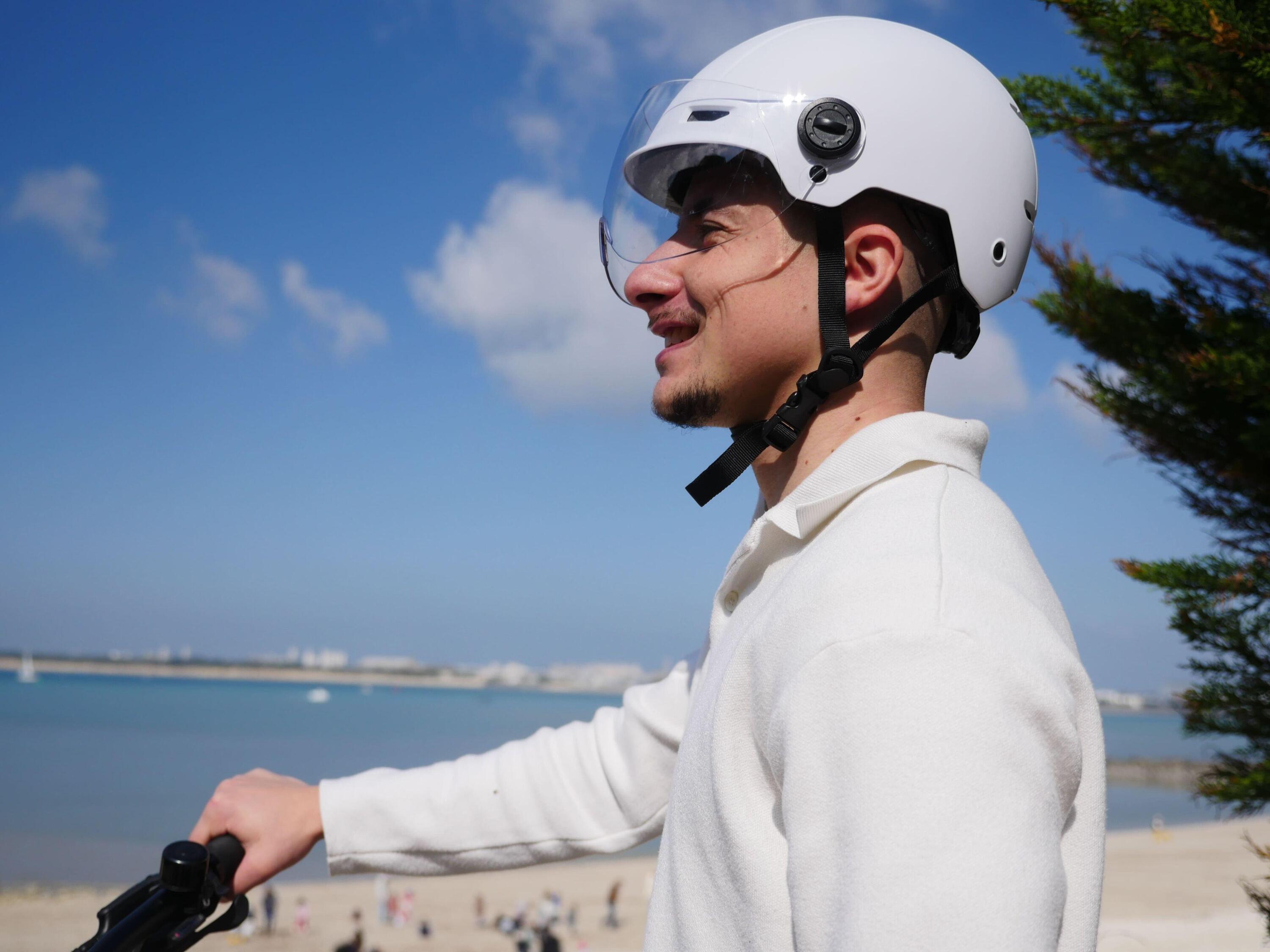 Casque Urbain Trendy Blanc avec Visière et Headlock 55-58cm 7/7