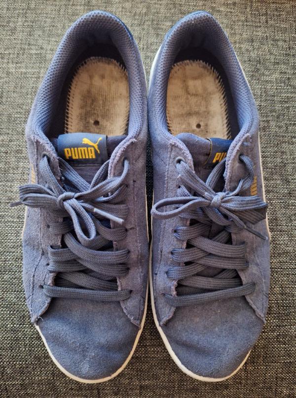 Tussen Particulieren - Blauwe sneakers Puma 1/4