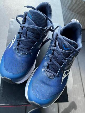 Tussen Particulieren - Saucony hardloopschoenen maat 35