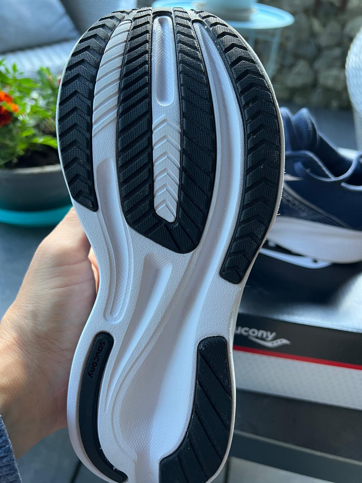 Entre Particuliers - Chaussures Saucony course à pied pointure 35 4/5