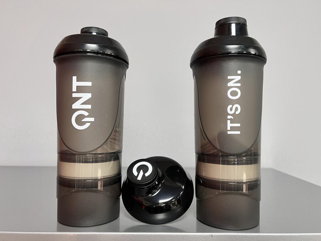 Shaker di plastica QNT 950 ml - Nero 2/2