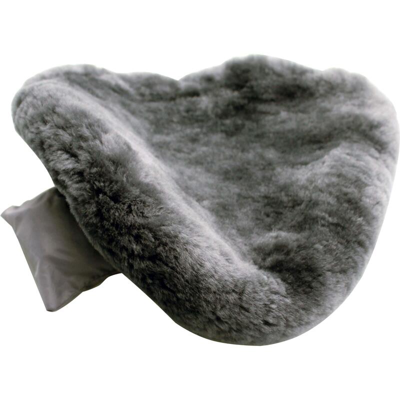 tapis de selle en peau d'agneau avec housse de pluie > to translate in French