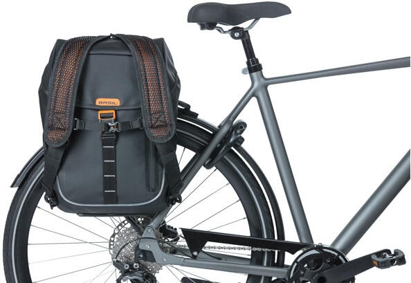 Basil Miles Tarpaulin Nordlicht 17L – borsa da bici impermeabile nera. 3/6